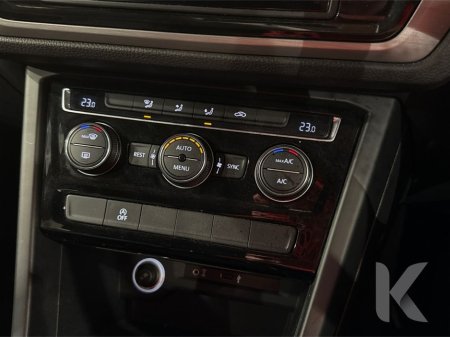 2017 Volkswagen Touran COMFORT LINE - FACTORY ALLOYS - 7 SEATS - REVERSE CAMERA €18,950 thumbnail