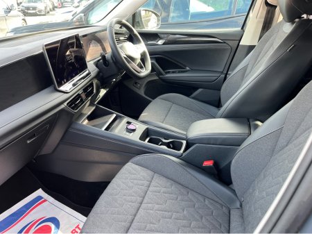 2024 Volkswagen Tiguan - thumbnail 8