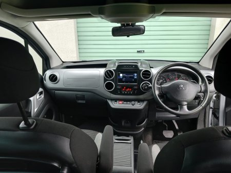 2018 Peugeot Partner - thumbnail 17