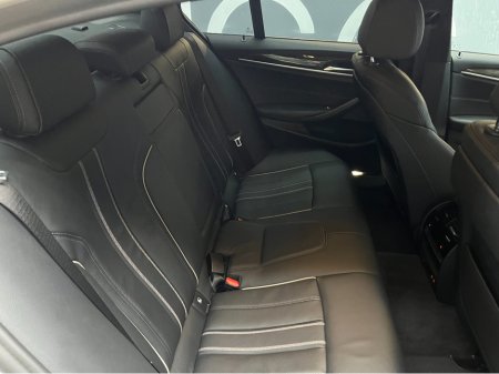 2021 BMW 5 Series - thumbnail 13