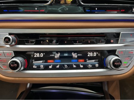 2017 BMW 7 Series €27950! 2017 BMW 740E IPERFORMANCE M-SPORT 2.0 AUTOMATIC / CRUISE CONTROL / 360° PARKING CAMERA / ELECTRIC MEMORY MASSAGING & HEATED SEATS / PADDLE SHIFTERS / PANORAMIC SUNROOF / HEATED REAR SEATS €27,950 thumbnail