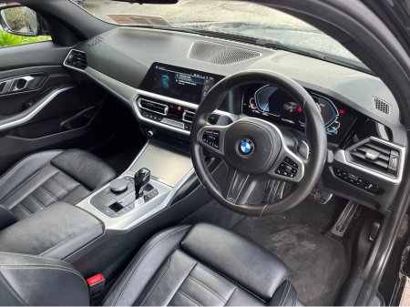 2019 BMW 3 Series 330e M-SPORT AUTOMATIC 2.0 PETROL PLUG IN HYBRID //REVERSE CAMERA//SAT NAV//FULL LEATHER HEATED SEATS// €26,950 thumbnail