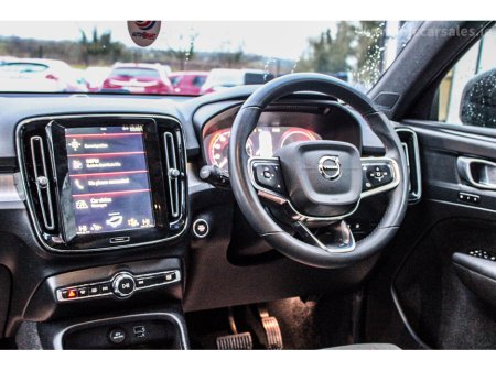 2022 Volvo XC40 T4 PHEV 211hp AT7 Plus bright €26,950 thumbnail