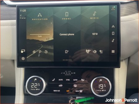 2022 Jaguar F-Pace 2.0 I4 PHEV 404 PS AWD Auto S €42,900 thumbnail