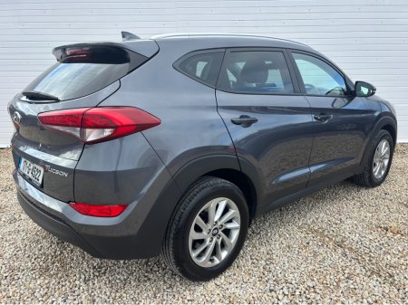 2017 Hyundai Tucson - thumbnail 2