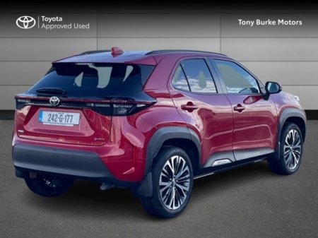 2024 Toyota Yaris Cross - thumbnail 2