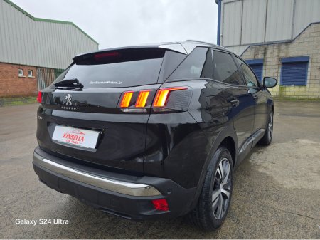 2023 Peugeot 3008 - thumbnail 5