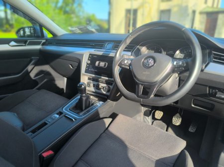 2018 Volkswagen Passat - thumbnail 31