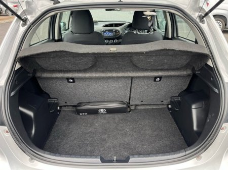 2019 Toyota Yaris - thumbnail 10