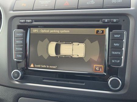 2016 Volkswagen Amarok DC TDI HIGHLINE 4MOTION €20,750 thumbnail