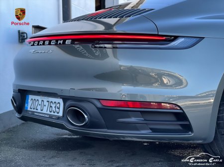 2020 Porsche 911 CARRERA 4SPEED Aventurine Green Metallic €144,950 thumbnail