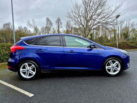 2018 Ford Focus - thumbnail 5