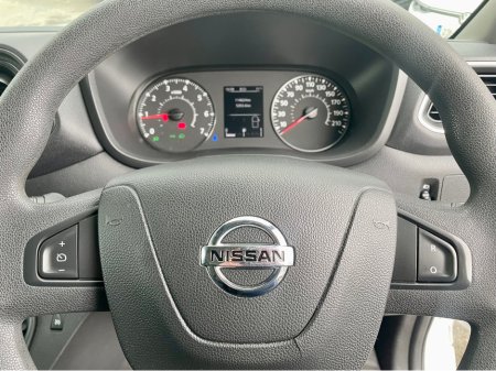 2021 Nissan NV400 - thumbnail 12