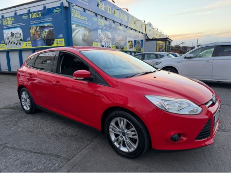 2011 Ford Focus - thumbnail 2