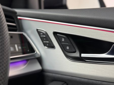 2024 Audi Q8 55 TFSI E S LINE 375HP QUATTRO €87,990 thumbnail