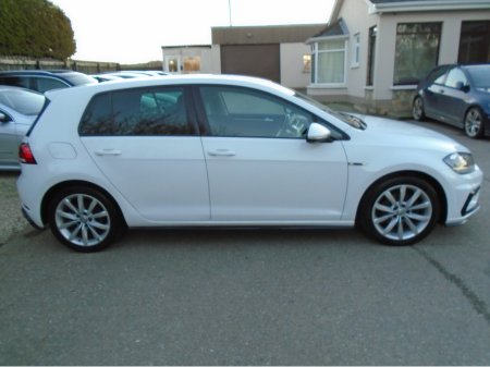 2018 Volkswagen Golf - view 2