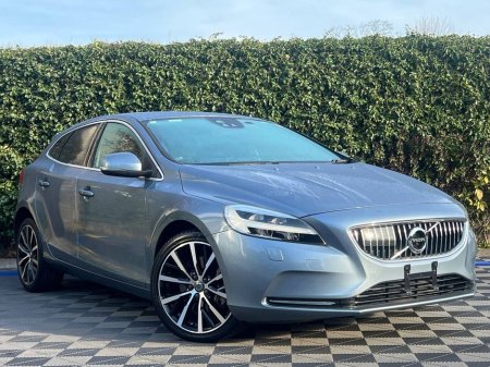 2017 Volvo V40 - thumbnail 1