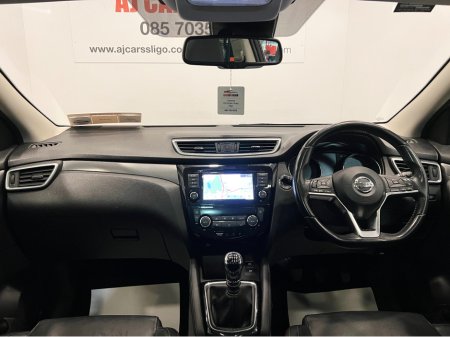 2019 Nissan Qashqai 1.5 SV PREMIUM PART LS MY1 4DR €15,950 thumbnail