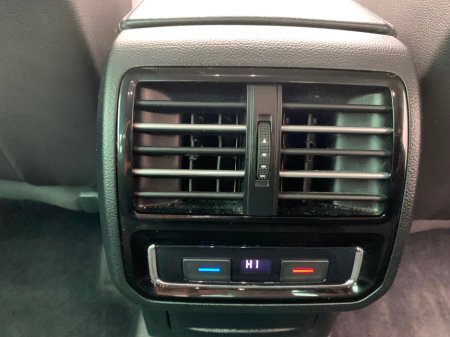 2017 Volkswagen Passat - thumbnail 16