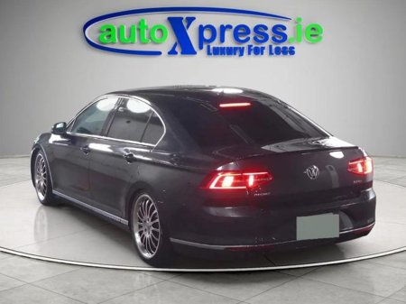 2018 Volkswagen Passat - thumbnail 5