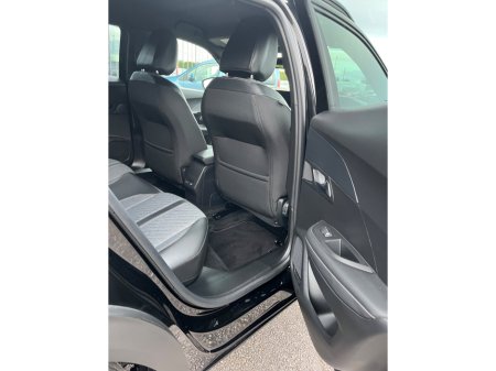 2025 Peugeot 2008 - thumbnail 10