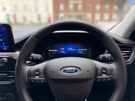 2022 Ford Kuga 2.5 Duratec 190PS FHEV Titanium Auto €27,450 thumbnail