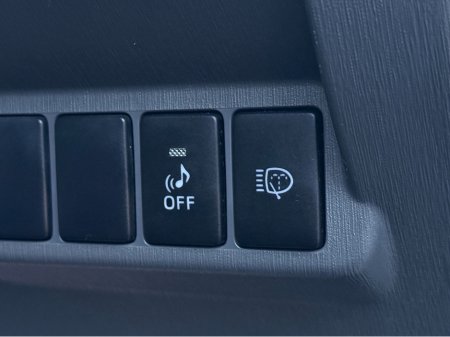 2013 Toyota Prius Alpha - thumbnail 14