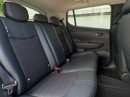 2022 Nissan Leaf - thumbnail 17