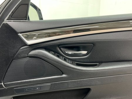 2016 BMW 5 Series - thumbnail 35