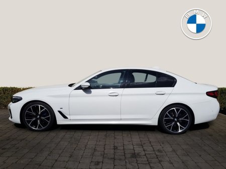 2021 BMW 5 Series - thumbnail 3