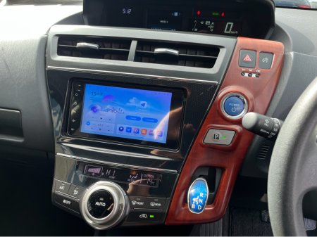 2016 Toyota Prius Alpha - thumbnail 19