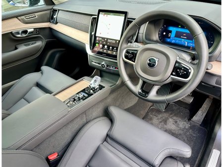 2025 Volvo XC90 - thumbnail 6