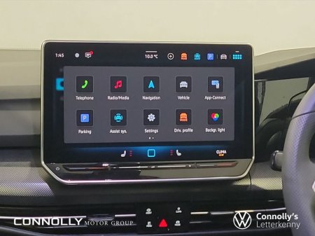 2026 Volkswagen Golf R-Line 2.0DSG 150HP €51,950 thumbnail