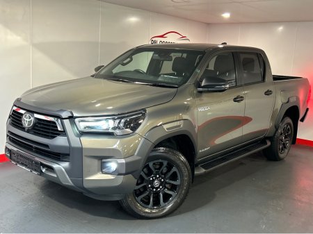 2022 Toyota Hilux INVINCIBLE X D-4D 4WD INVINCIBLE DCB €42,500 thumbnail