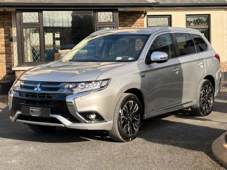2018 Mitsubishi Outlander - thumbnail 3