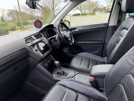 2020 Volkswagen Tiguan - thumbnail 16