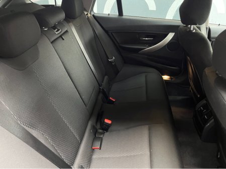 2016 BMW 3 Series - thumbnail 16