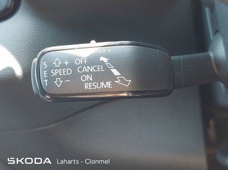 2025 Skoda Karoq SELECTION 2.0TDI 115HP €37,950 thumbnail