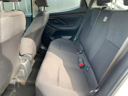 2023 Toyota Yaris - thumbnail 12