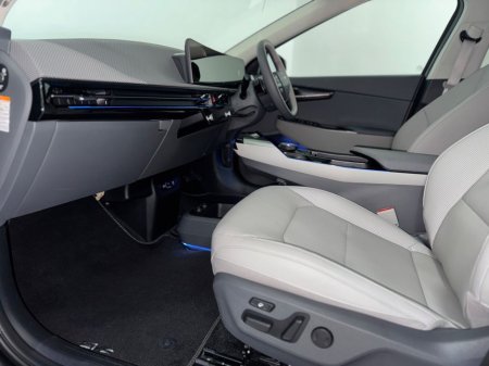 2025 Kia EV6 - thumbnail 3