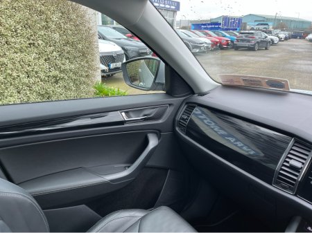 2021 Skoda Kodiaq 7 SEATER STYLE AUTOMATIC 2.0 DIESEL //HIGH SPEC//FULL LEATHER//HEATED SEATS//KEYLESS ENTRY//SAT NAV//REVERSE CAMERA// €36,950 thumbnail