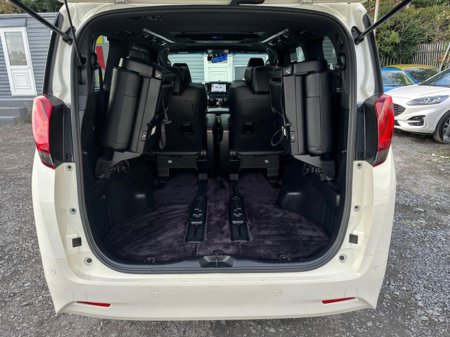 2015 Toyota Alphard - thumbnail 9