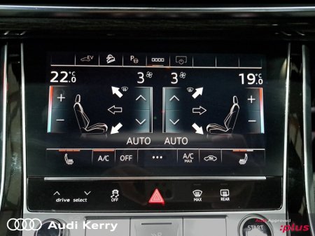 2024 Audi Q8 55TFSI E 394BHP QUATTRO S-LINE AUTOMATIC €84,900 thumbnail