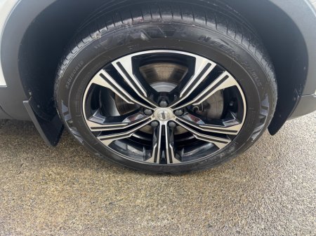 2021 Volvo XC40 T5 PHEV INSCRIPTION 5DR A AUTO thumbnail