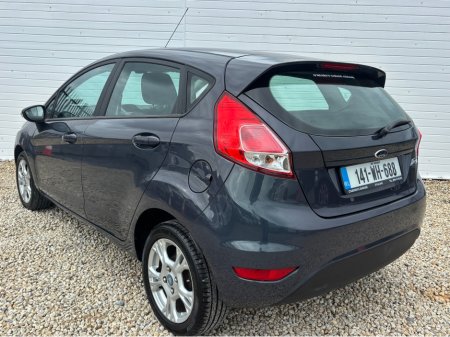 2014 Ford Fiesta - thumbnail 3