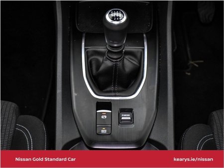 2026 Nissan Qashqai 1.3 PET MILD HYBRID SV thumbnail