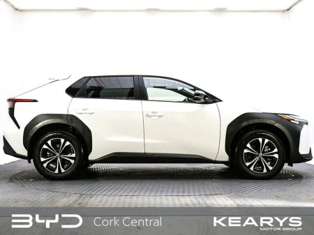 2025 Toyota bZ4X - thumbnail 5