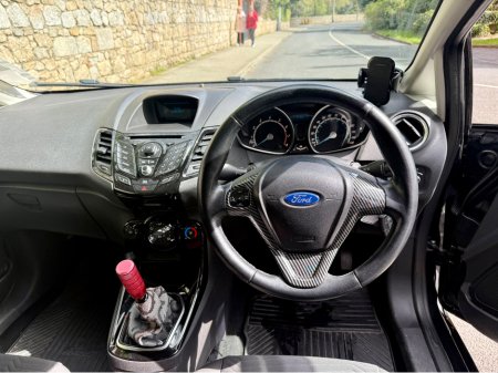 2013 Ford Fiesta - thumbnail 15