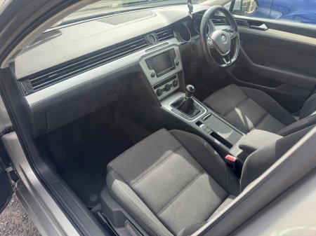 2015 Volkswagen Passat - thumbnail 9