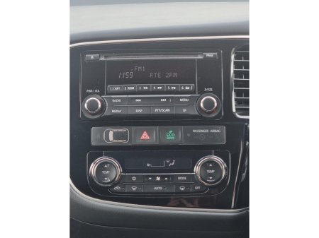 2015 Mitsubishi Outlander - thumbnail 21